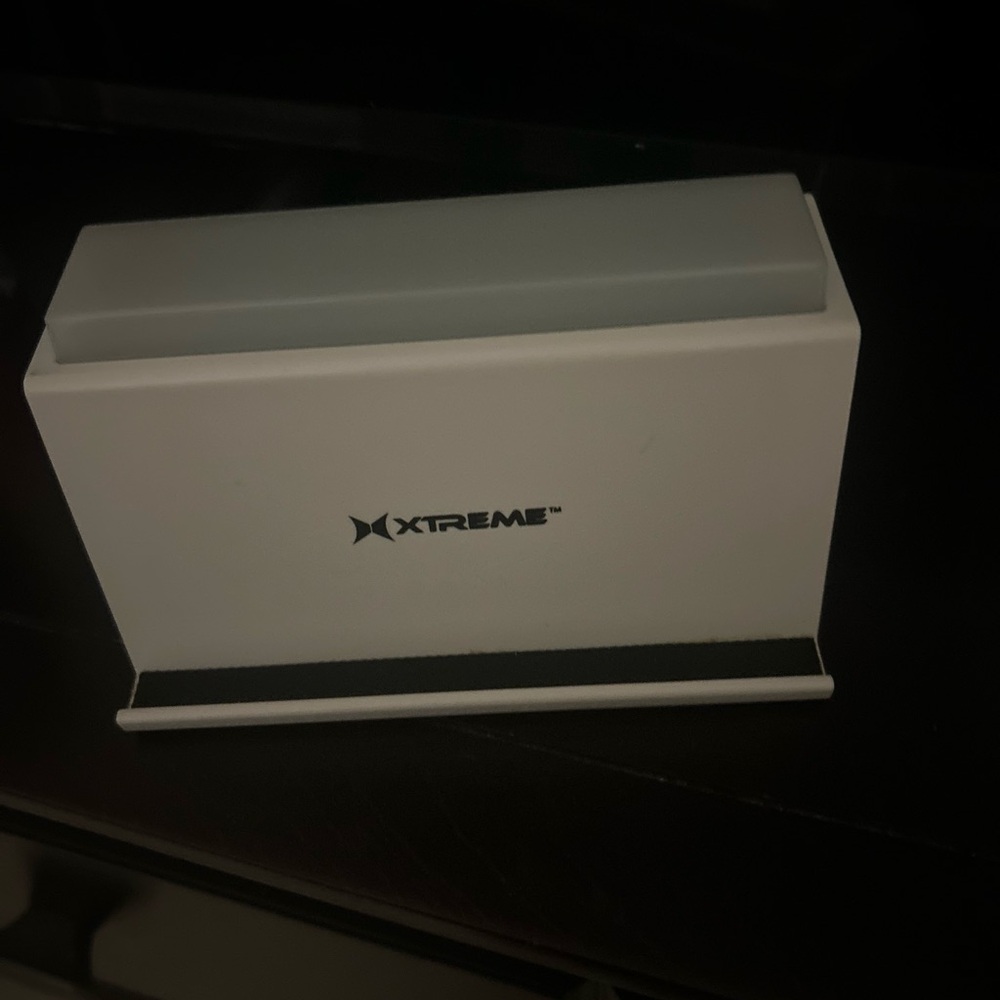 Dx-Xtreme White and Gray Phone Holder